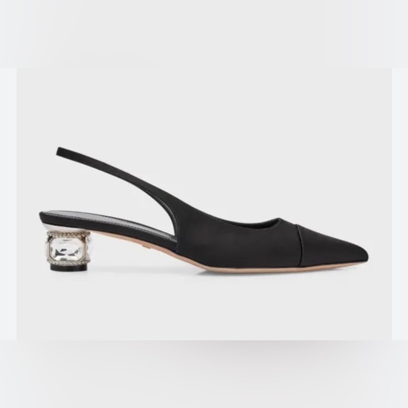 Giambattista Valli
Suede Crystal-Heel Slingback Pumps NWT retail $840 - Picture 2 of 15